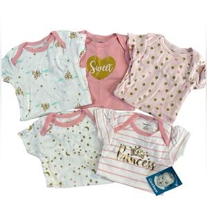 5 Gerber Baby Girl Onesies in Pink, multi color, all new, never worn, 3-6 m